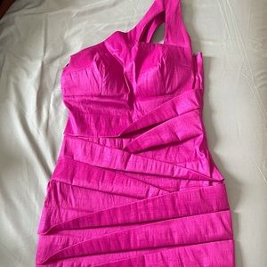 Fitted one shoulder magenta dress
